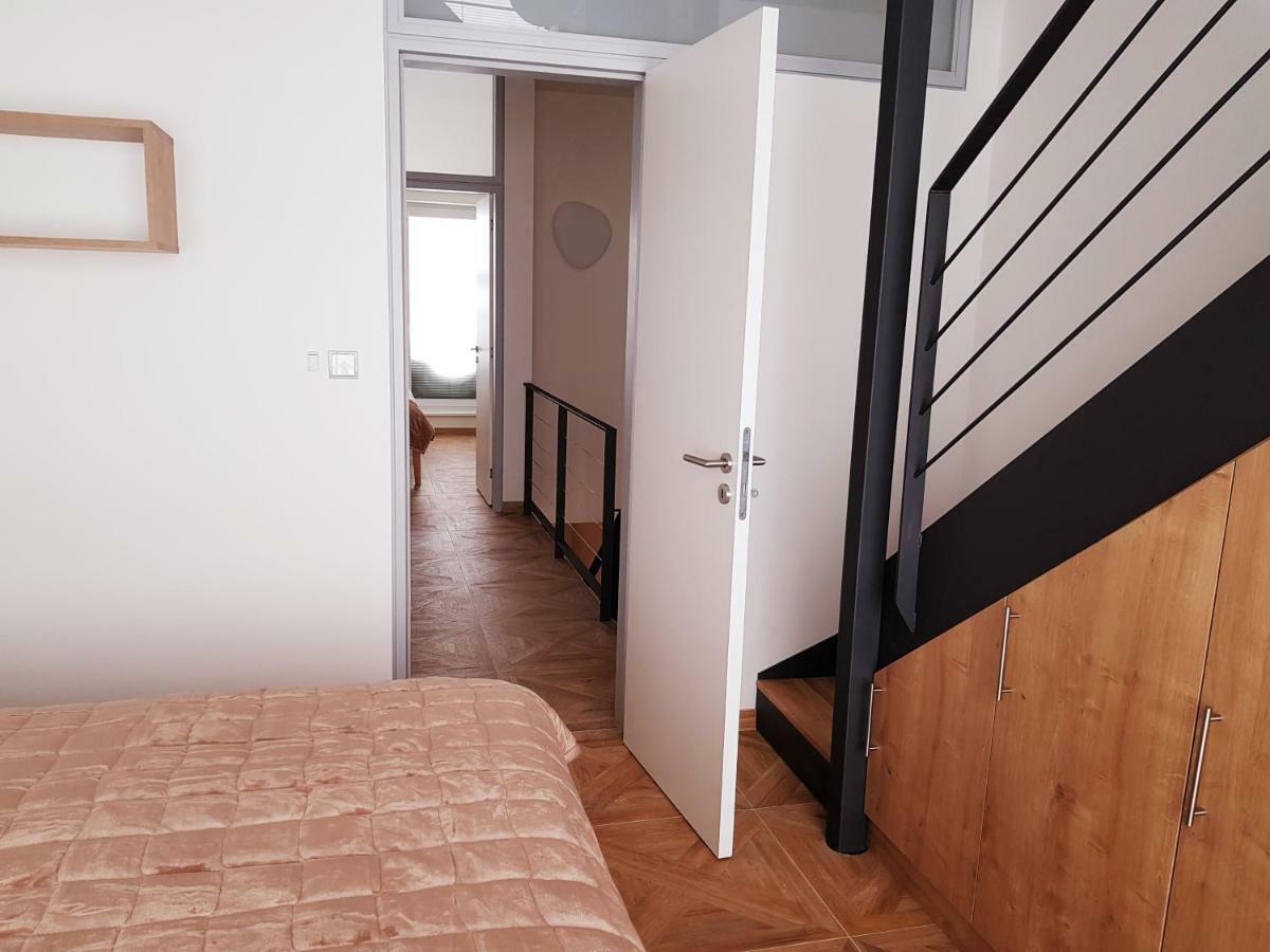 G.Apartment'S Klinovec Loučná pod Klínovcem Bagian luar foto